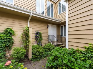 220 Aspen Ter, Poughkeepsie, NY 12601