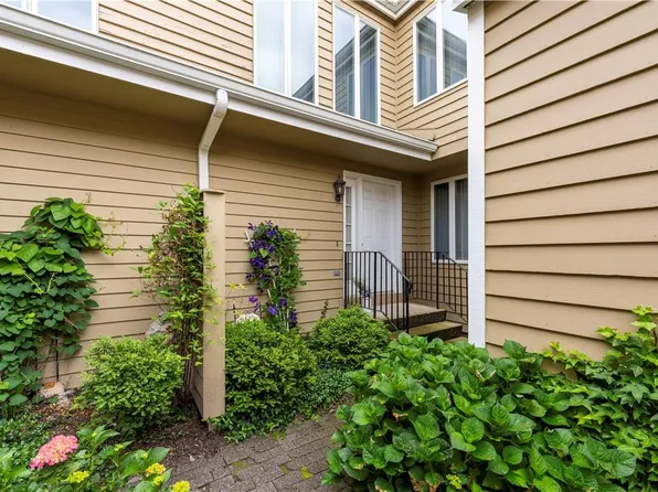 220 Aspen Terrace, Poughkeepsie, NY 12601