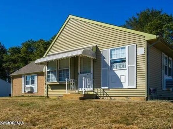 3B Ardmore St
