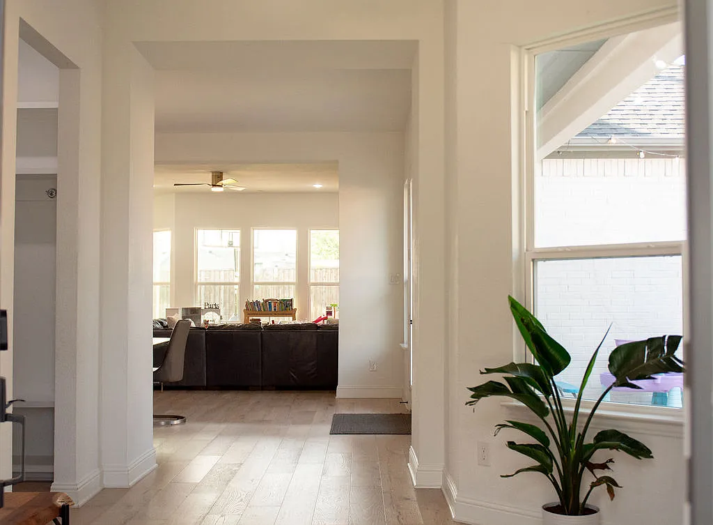 4 bed, 3159 sqft, $5,500 — Photo 4