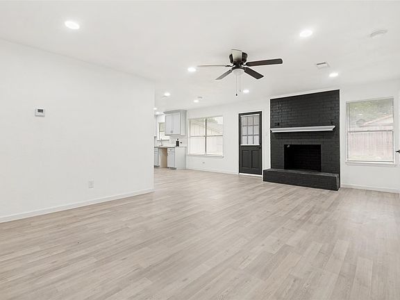 4th image of 2908 Legend Rd