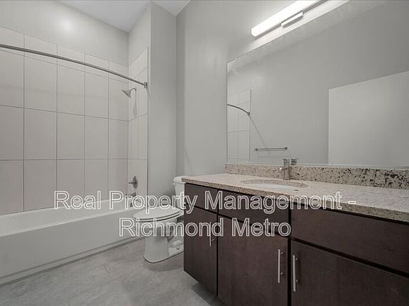 3rd image of 2022 E Broad St #202
