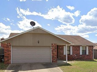 125 Canterbury Ct, Bartlesville, OK 74006