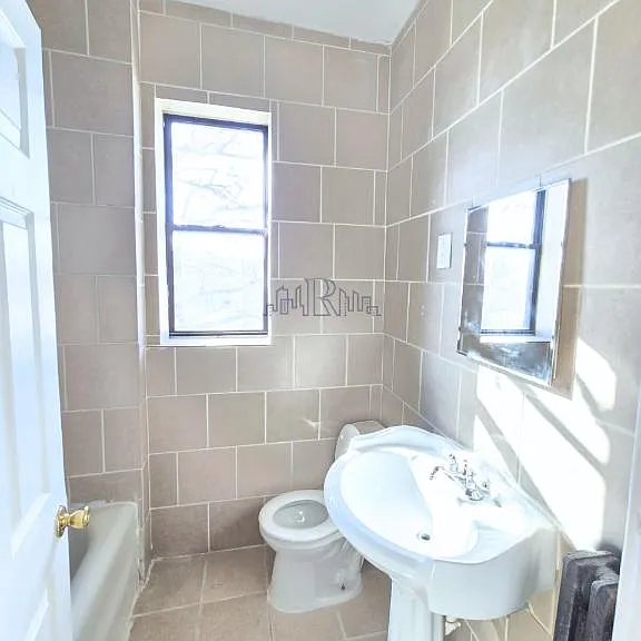 810 Broadway Ave #501 — Photo 2