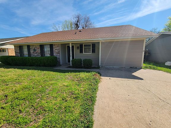 2nd image of 2422 Brookhaven Dr