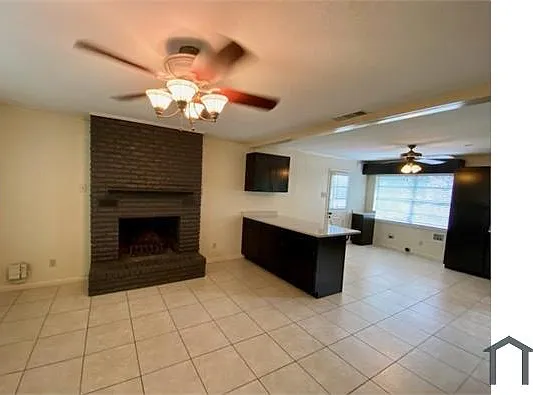 3 bed, 1353 sqft, $2,800 — Photo 2