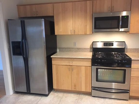 2nd image of 4404 Beresford St