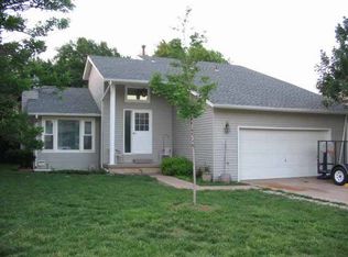 216 Frontier Dr, Mulvane, KS 67110