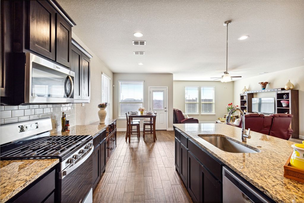 11417 Leeson St, Haslet, TX - View 3