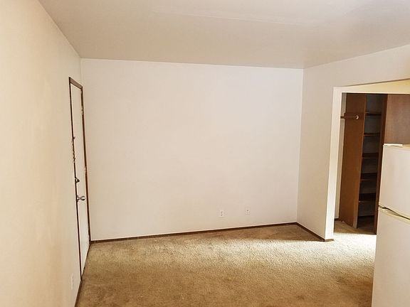 3rd image of 1500-06 Lincoln St #15