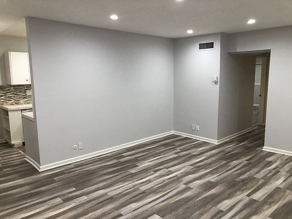 2nd image of 5400 Newcastle Ave APT 65