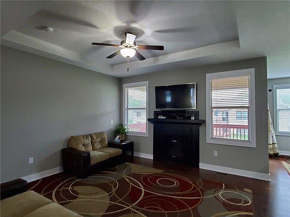2nd image of 5816 Pine Ct