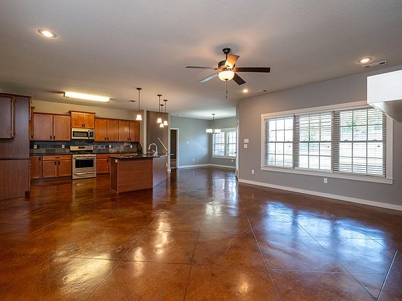 5th image of 7524 Peach Blossom Ave