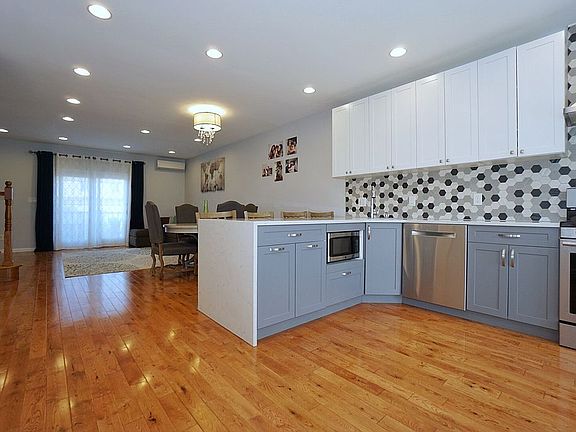 4th image of 2358 E 70th St
