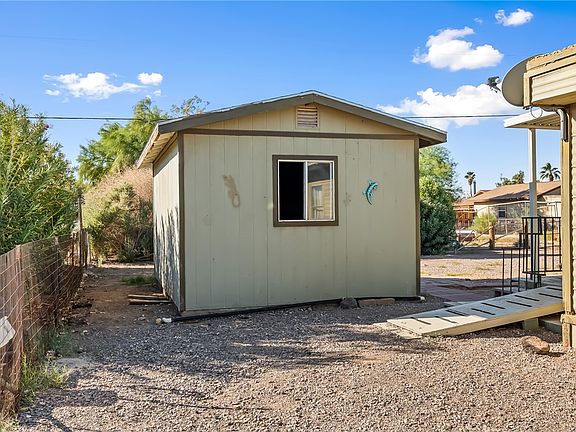 3rd image of 2096 E Hackamore Drive