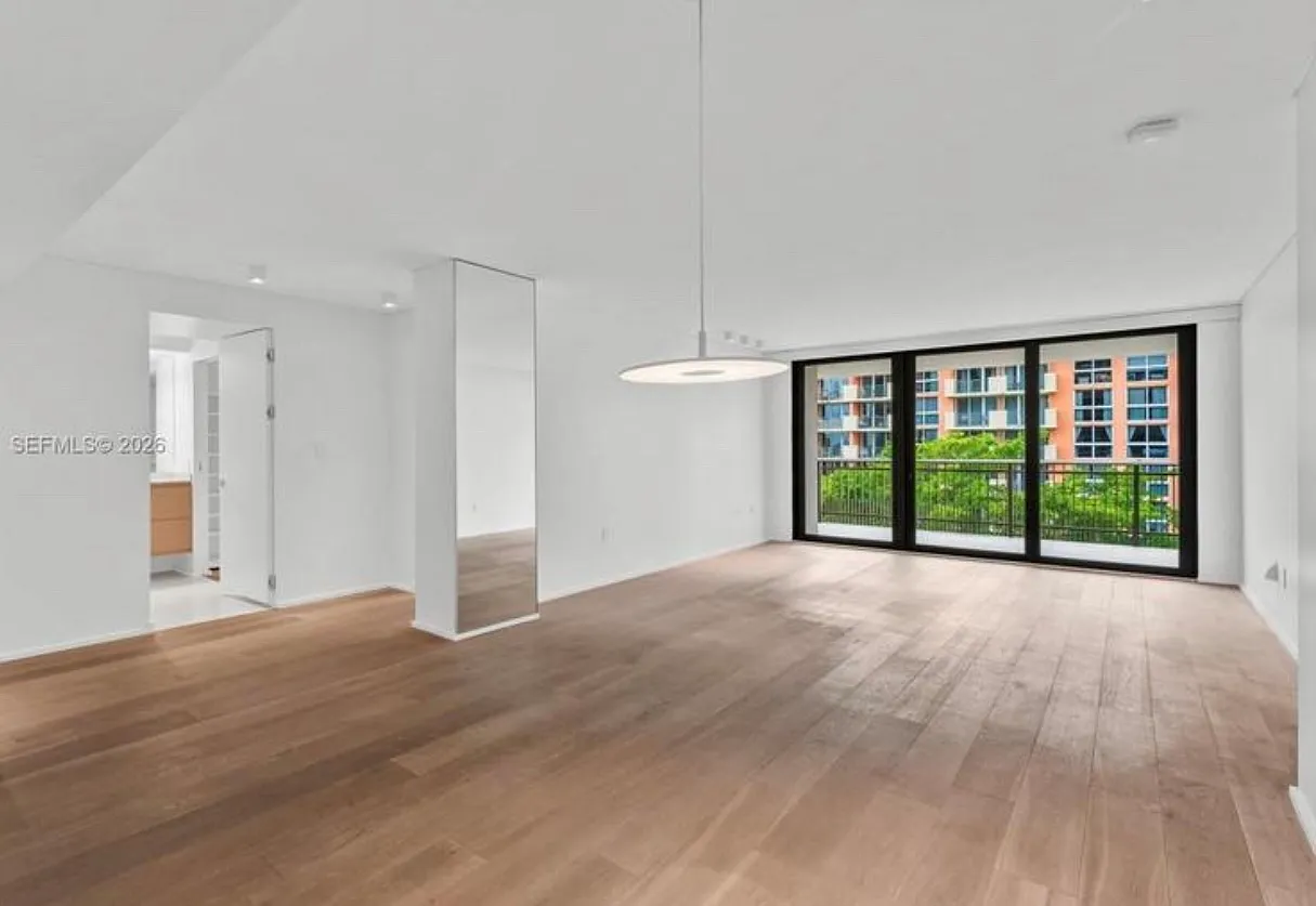 2 bed, 1172 sqft, $6,900 — Photo 4