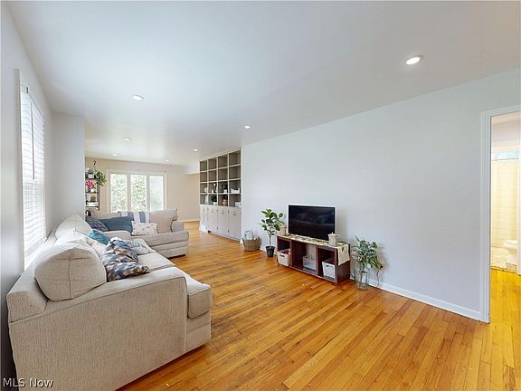 4th image of 26 Hurst Rd