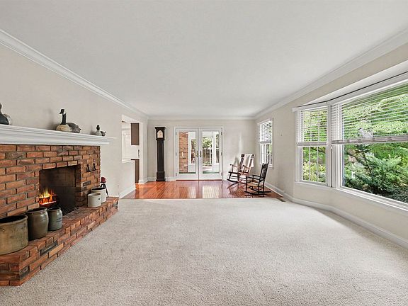 3rd image of 1407 Woodnoll Dr