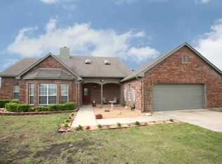 1698 Sportsman Ln, Van Alstyne, TX 75495