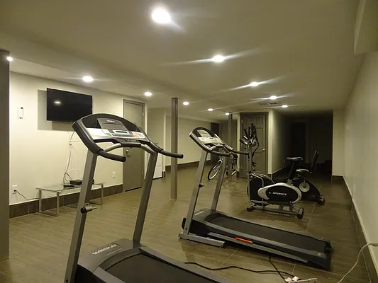 Rented by Miron Realty Group | media 27