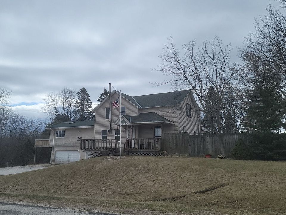 2nd image of 2413 E Hillcrest Rd