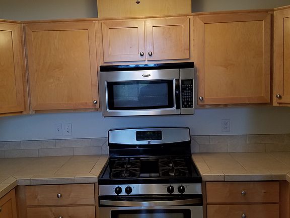 Gas Range & Microwave