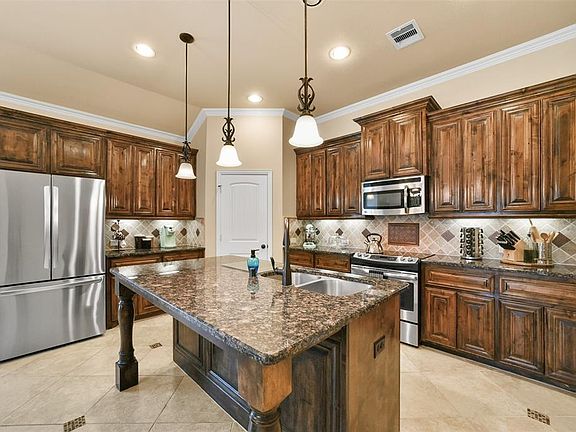 4th image of 10115 Red Tamarack Lane