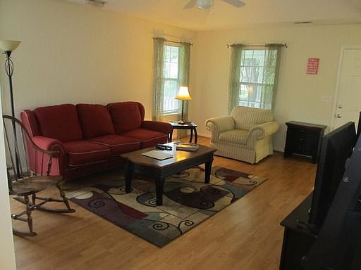 3rd image of 4800 Oberbeck Way