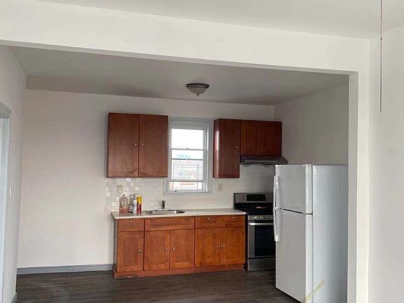 5th image of 140 Beach 60th St #1B