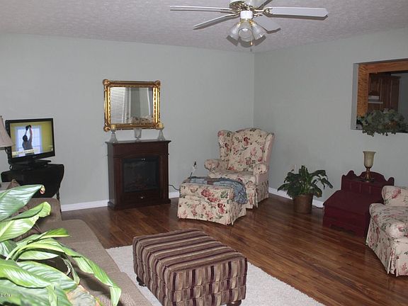 4th image of 1151 Queens Way