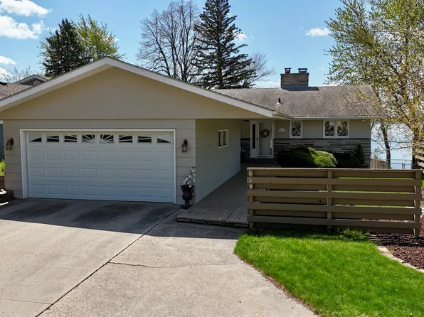 809 W Lake Ave, Worthington, MN 56187