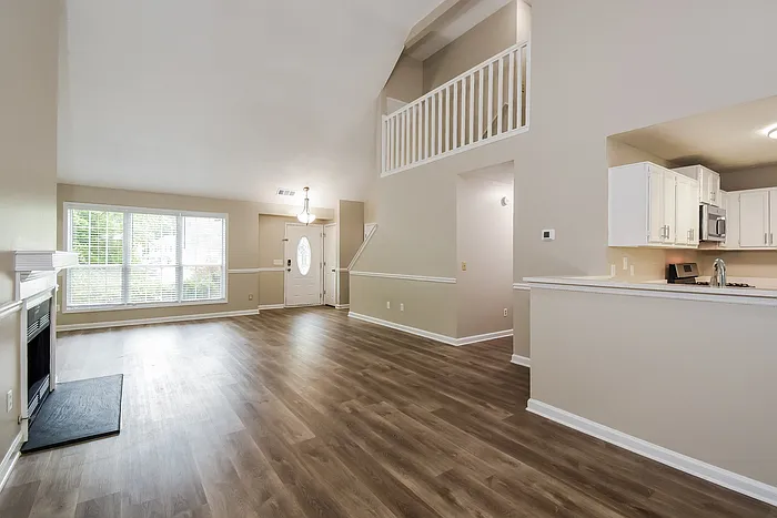 3 bed, 2.5 bath, 1666 sqft, $2,145 — Photo 4