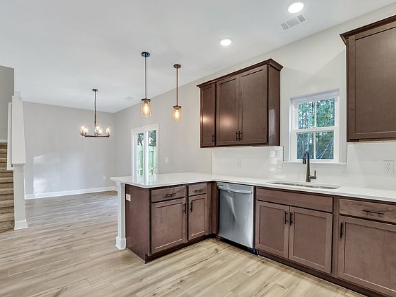 New Haven Townhome B - Kitchen Ernest Homes