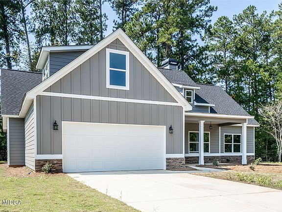2nd image of 305 Ruby Ct