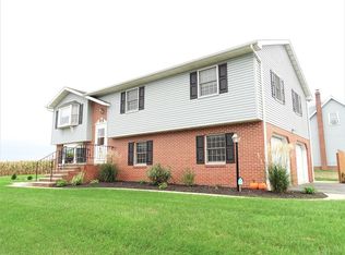 239 Philip Ln, Ephrata, PA 17522