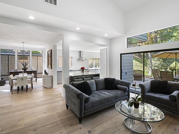 3rd image of 1503 N View Dr #47