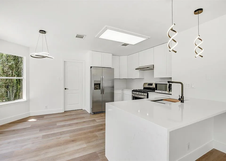 16803-1 Bailey Jean Dr