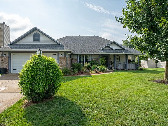 2nd image of 2520 Countryside Dr