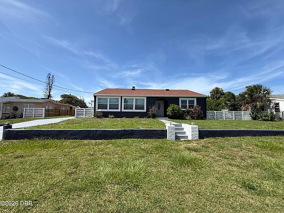 2nd image of 131 Minerva Rd