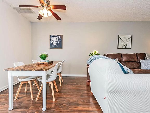 3rd image of 2022 Silverbrook Dr