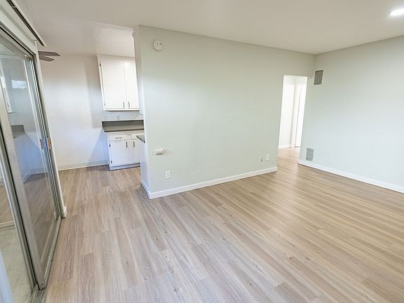2nd image of 3537 Clarington Ave #6