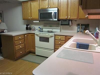 3rd image of 205 Parkview Dr