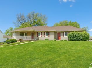 915 Walnut St, Valley Falls, KS 66088