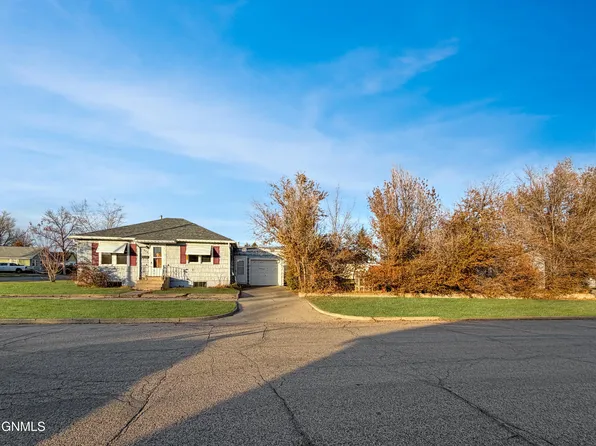524 8th St W, Williston, ND 58801
