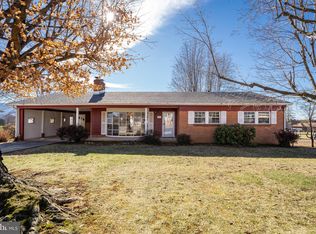 38 Canaan St, Luray, VA 22835