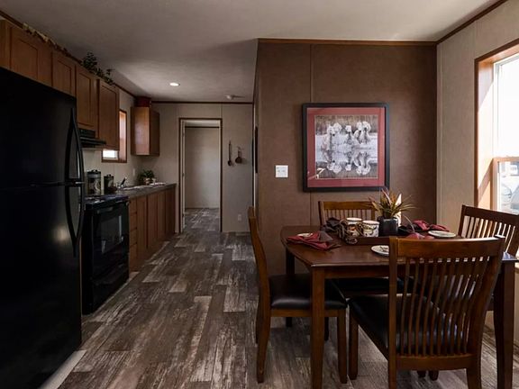 4th image of 34 Pine Ave #34
