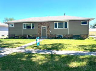 2701 9th St N APT 4, Fargo, ND 58102