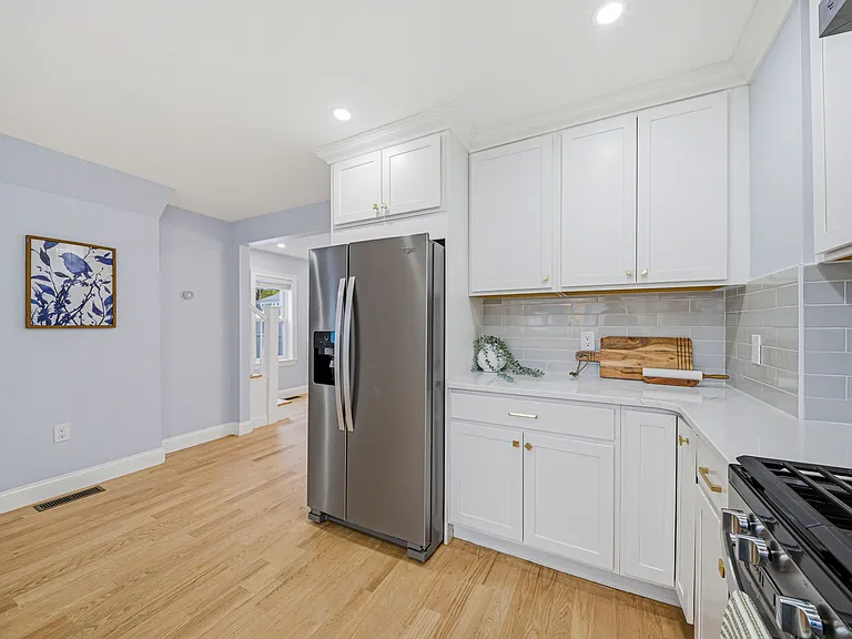 30 Arnold St — Photo 9