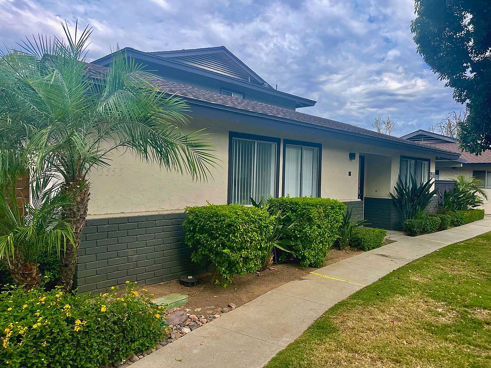 1st image of 2555-2545-2559 White Oak Pl #2555UNITA