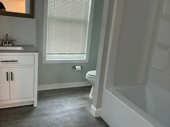 41 Exeter Rd #1, Newmarket, NH 03857